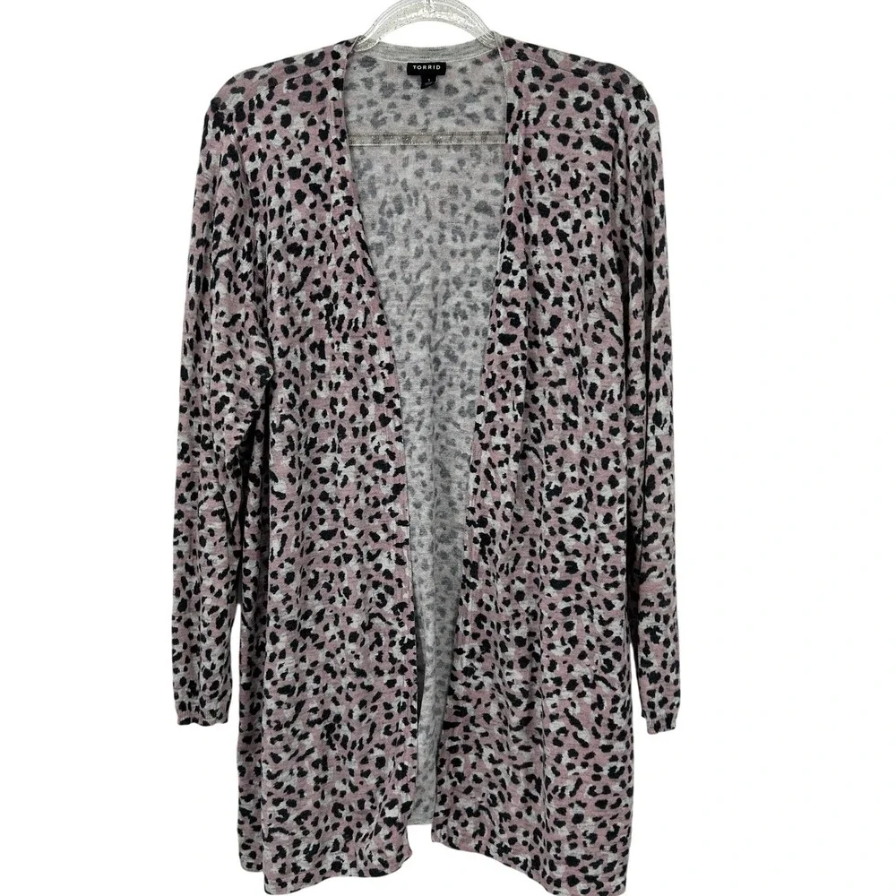 Torrid Womens Pink Grey Leopard Print Open Front Long Cardigan Sweater Size 1 - Picture 1 of 6